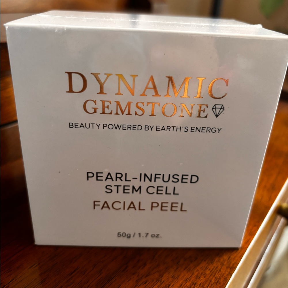 Pearl-Infused Stem Cell Facial Peel